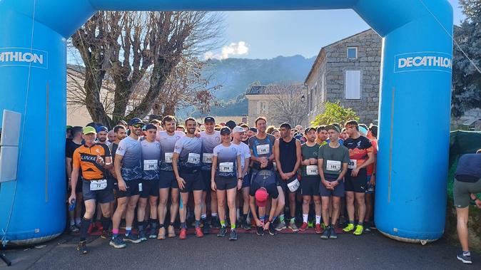 Trail Sampieru : la victoire et le record pour Xavier Bartoli Trail Sampieru : la victoire et le record pour Xavier Bartoli