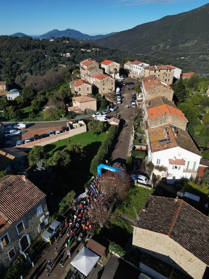 ​Trail Sampieru : la victoire et le record pour Xavier Bartoli 