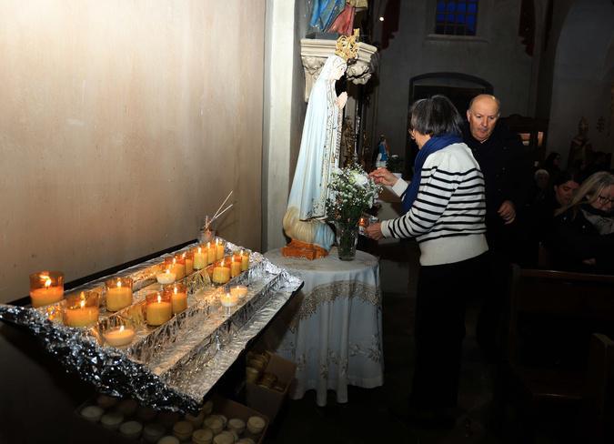 Corte : Émotion et recueillement à la veillée d’hommage à Chloé Corte : Émotion et recueillement à la veillée d’hommage à Chloé