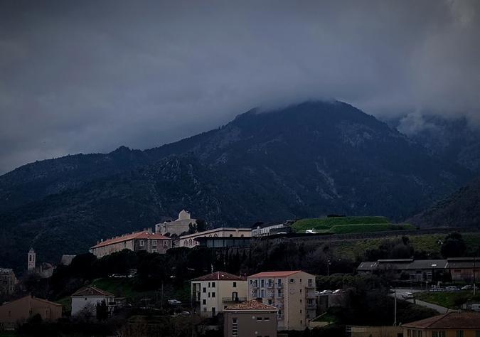 Dans Corte en deuil, plusieurs centaines de personnes ont rendu un dernier hommage à Chloé Dans Corte en deuil, plusieurs centaines de personnes ont rendu un dernier hommage à Chloé