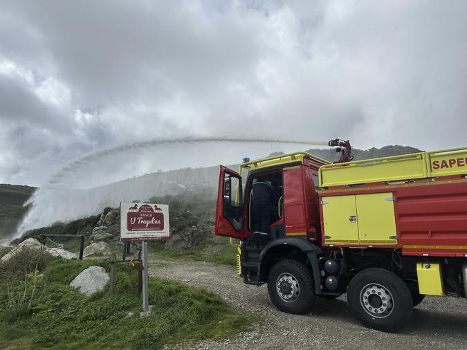 Haute-Corse : deux nouveaux camions-citernes de 13 000 litres pour lutter contre les feux de forêt