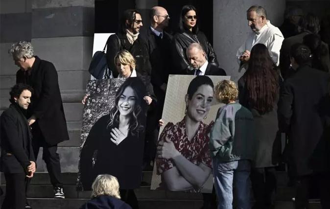 Un peu de Corse dans l’adieu à Émilie Dequenne, étoile du cinéma emportée à 43 ans par un cancer Un peu de Corse dans l’adieu à Émilie Dequenne, étoile du cinéma emportée à 43 ans par un cancer