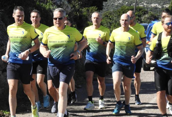 De Galeria à L'Île-Rousse, les gendarmes courent pour les enfants De Galeria à L'Île-Rousse, les gendarmes courent pour les enfants