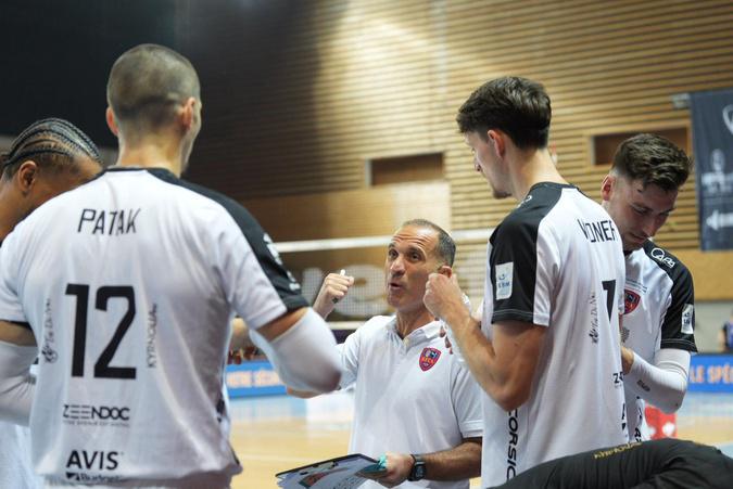 ​1/4 finale play-offs : le GFCA Volley manque ses débuts face à Saint Quentin
