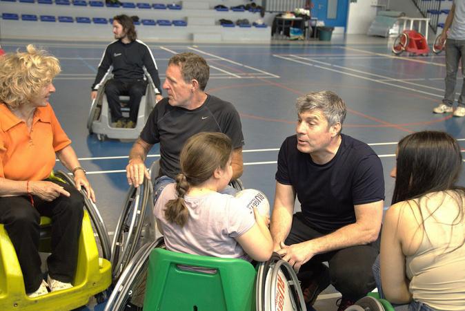Porto-Vecchio : le Rugby à 7 fauteuil en démonstration au COSEC municipal Porto-Vecchio : le Rugby à 7 fauteuil en démonstration au COSEC municipal