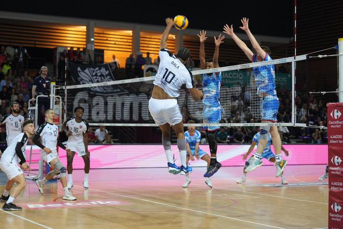 Play-offs. Le GFCA Volley se qualifie pour les demi-finales à Saint-Quentin Play-offs. Le GFCA Volley se qualifie pour les demi-finales à Saint-Quentin