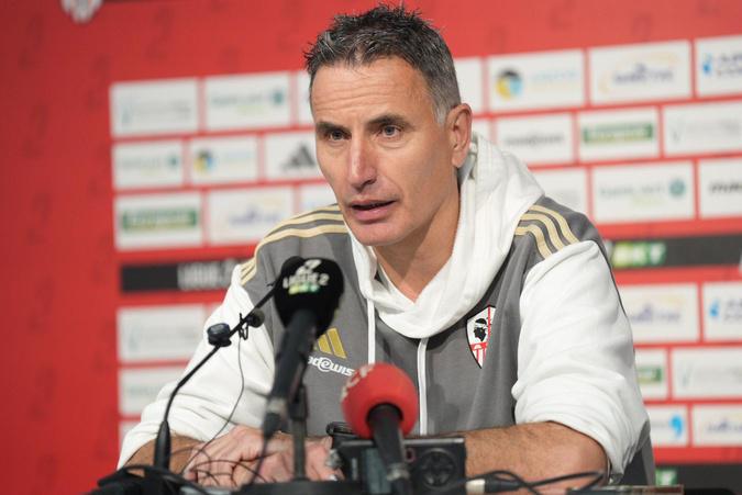 Ligue 2. Thierry Debès (AC Ajaccio) : « Faire plaisir à nos supporters face à Pau »