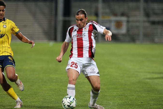 ​Ligue 2 - L’AC Ajaccio méritait mieux face à Pau (1-1)
