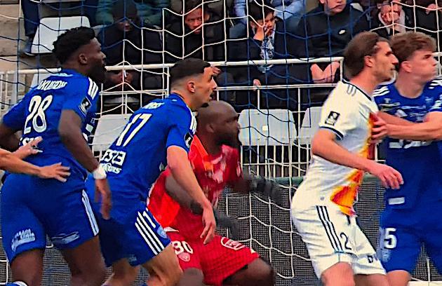 Battu (0-1) le Sporting de Bastia méritait mieux à Paris