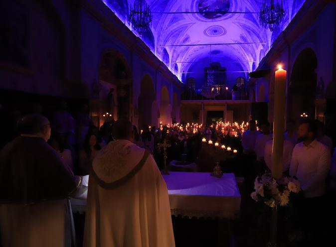 Corte a célébré la Résurrection et baptisé 23 adultes