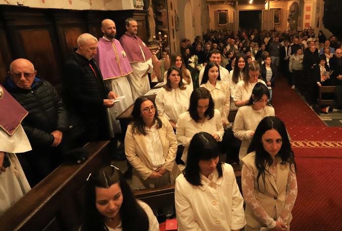 Corte a célébré la Résurrection et baptisé 23 adultes