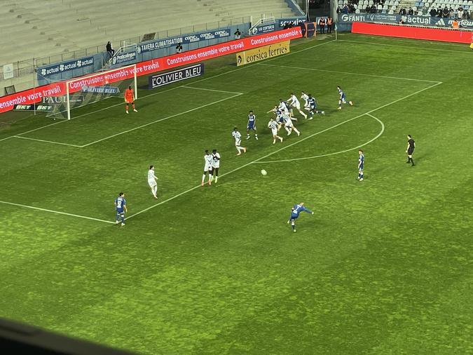 Le SC Bastia concède sa première défaite à domicile face à Grenoble (2-3) Le SC Bastia concède sa première défaite à domicile face à Grenoble (2-3)