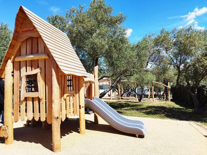 A Murateddu, Portivechju comble son retard en aires de jeux pour enfants