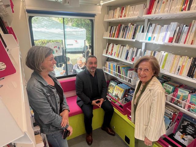 Ajaccio met la culture en mouvement avec son nouveau bibliobus Ajaccio met la culture en mouvement avec son nouveau bibliobus