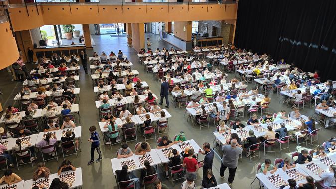 Ajaccio : 500 élèves pour un championnat d’échecs devenu rituel scolaire Ajaccio : 500 élèves pour un championnat d’échecs devenu rituel scolaire
