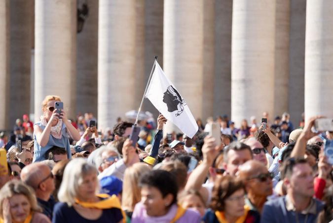 EN IMAGES - À Rome, 1 200 Corses participent à la messe inaugurale du pape Léon XI