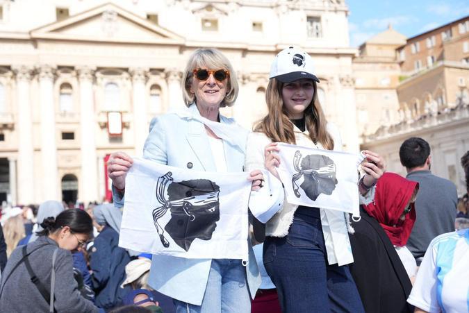 EN IMAGES - À Rome, 1 200 Corses participent à la messe inaugurale du pape Léon XI