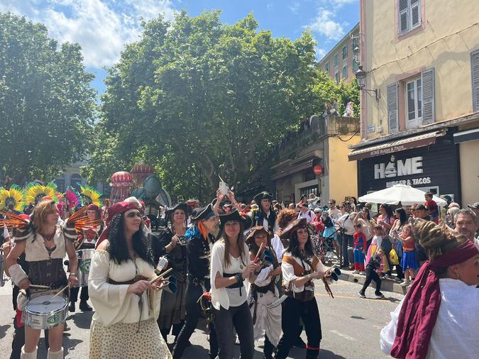 EN IMAGES - Bastia : le carnaval 2025 célébré sous le signe de l’océan