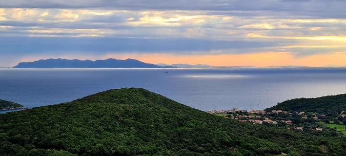 A màghjina : À l’orizonte, Capraia