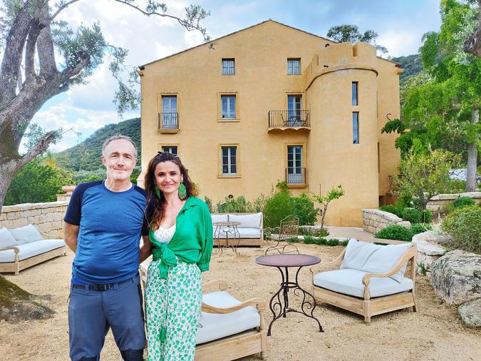 Un hôtel-restaurant planté au milieu des vignes : la belle histoire familiale du domaine de Saparale Un hôtel-restaurant planté au milieu des vignes : la belle histoire familiale du domaine de Saparale