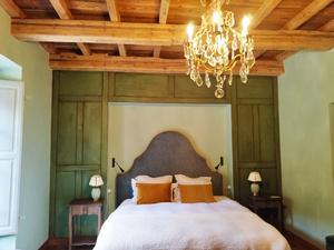 Un hôtel-restaurant planté au milieu des vignes : la belle histoire familiale du domaine de Saparale