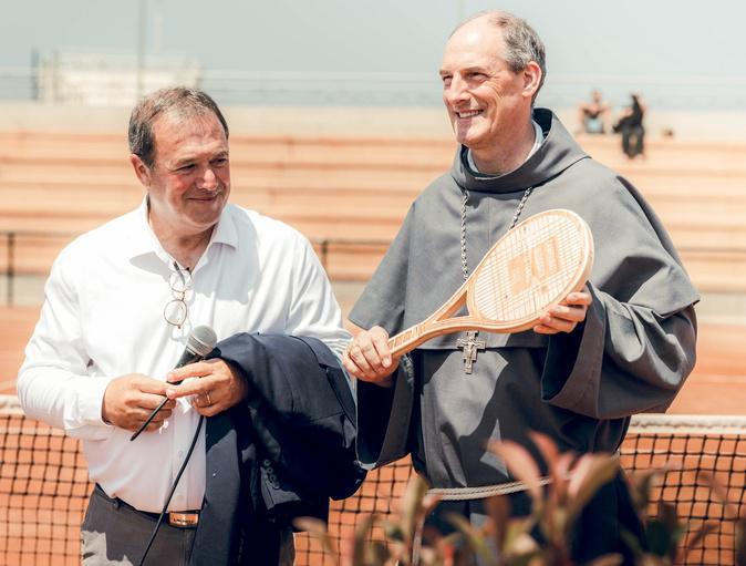 Les champions de Corse de Tennis sacrés à Lucciana : le coup de raquette du cardinal Bustillo Les champions de Corse de Tennis sacrés à Lucciana : le coup de raquette du cardinal Bustillo