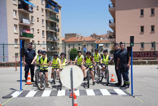À Ajaccio, les élèves de CM2 passent leur « permis vélo »