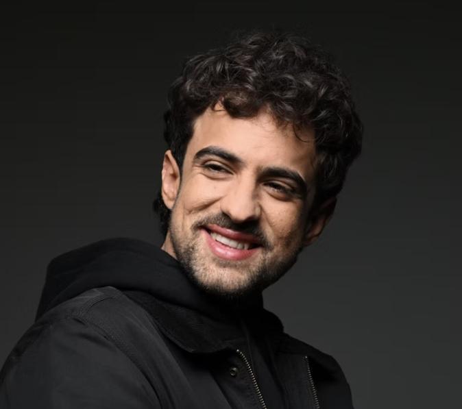Tom Baldetti sur scène à Erbalunga : “Cap sur le Rire, c’est ma première en Corse”