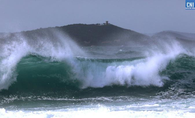 "Vagues dangereuses" : deux plages d’Ajaccio fermées à la baignade