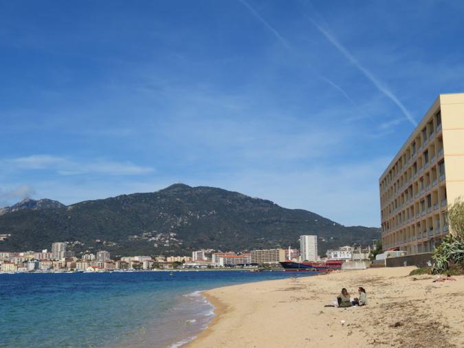 Ajaccio : baignade et pêche interdites au Lazaret en raison d’une pollution bactérienne