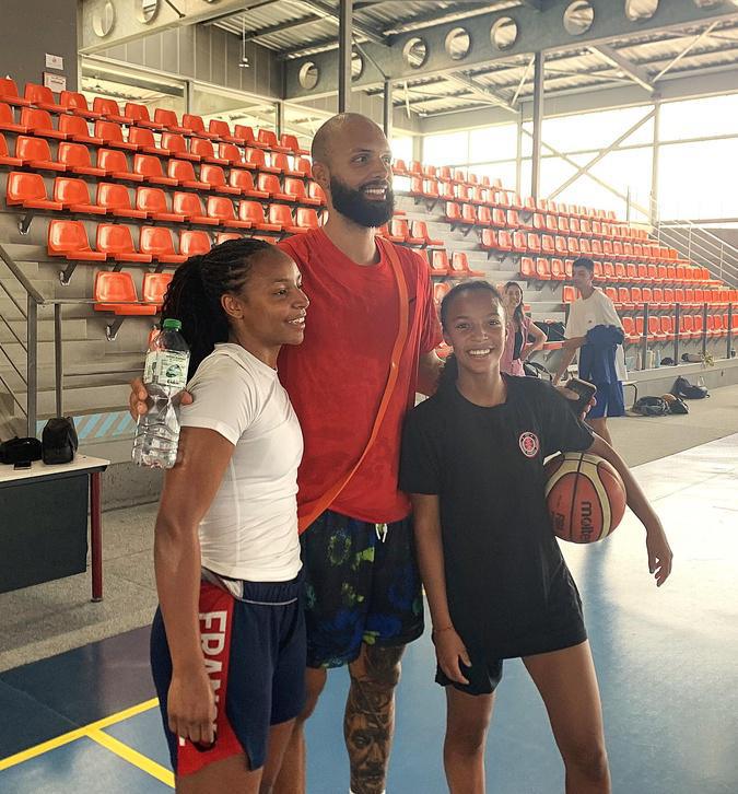 Basket : Evan Fournier en pause à Porto-Vecchio Basket : Evan Fournier en pause à Porto-Vecchio