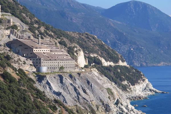 Canari - l'usine d'amiante, qui était la plus grande de France, sera "déconstruite" à partir du mois d'octobre