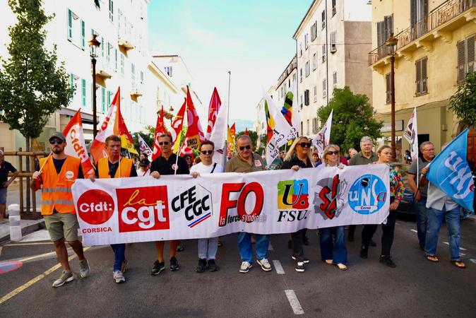 Grève du 18 septembre : À Ajaccio, plusieurs centaines de personnes dans la rue
