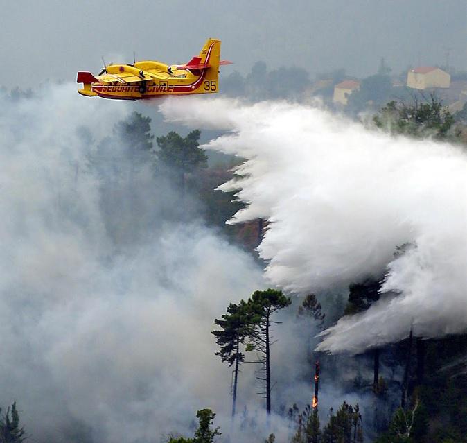 Incendie à Zalana : une dizaine d’hectares déjà touchés