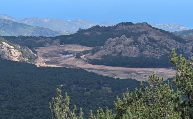 Le barrage de l'Ospedale asséché, le manque d'eau inquiète dans l'Extrême-Sud Le barrage de l'Ospedale asséché, le manque d'eau inquiète dans l'Extrême-Sud
