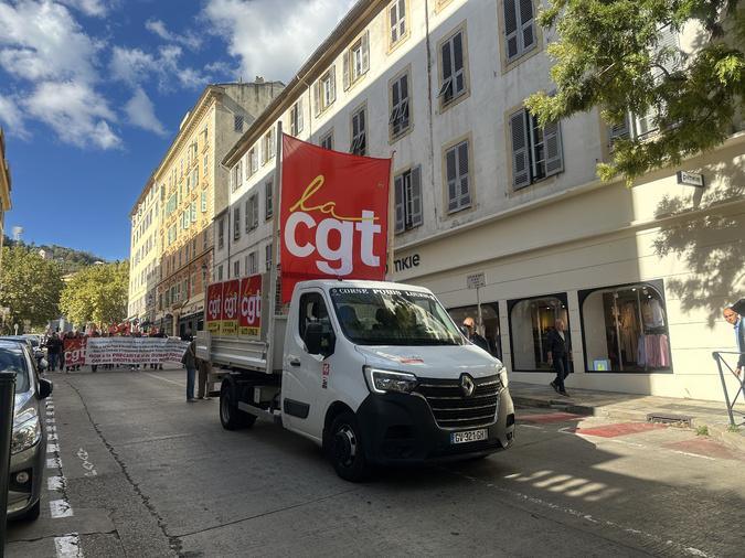 Nouvelle mobilisation syndicale à Bastia contre le projet de budget du gouvernement Nouvelle mobilisation syndicale à Bastia contre le projet de budget du gouvernement