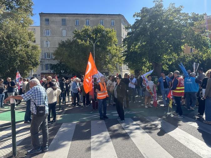 Nouvelle mobilisation syndicale à Bastia contre le projet de budget du gouvernement Nouvelle mobilisation syndicale à Bastia contre le projet de budget du gouvernement