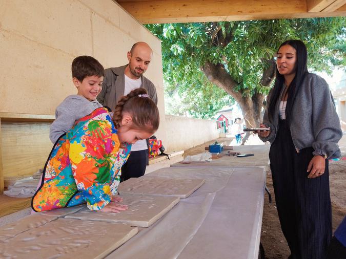 A Porto-Vecchio, les écoliers de Jean-Santini vont laisser leurs empreintes sur le nouveau préau