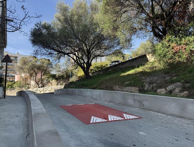 Ajaccio : le chemin de l'Olivetto rouvre à la circulation Ajaccio : le chemin de l'Olivetto rouvre à la circulation