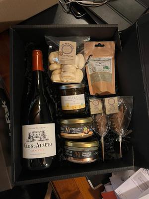 Giuliana Marchetti, 23 ans, lance « Notre raisin d’être », une box corse dédiée aux vins et à la découverte des terroirs