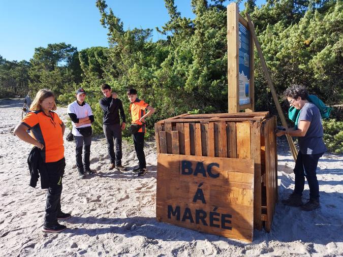 Des lycéens sartenais construisent un bac à marée et l’installent sur la plage de Pinareddu