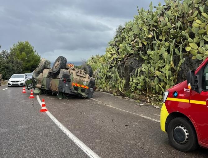 Lumio - Un véhicule blindé de la Légion fait plusieurs tonneaux sur la RT30 Lumio - Un véhicule blindé de la Légion fait plusieurs tonneaux sur la RT30