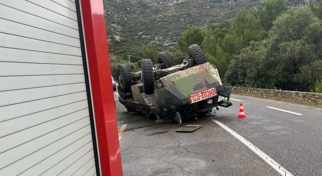 Lumio - Un véhicule blindé de la Légion fait plusieurs tonneaux sur la RT30
