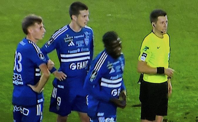 Énorme déception à Furiani : le Sporting de Bastia, sans conviction s’incline 0-2) face à Laval 