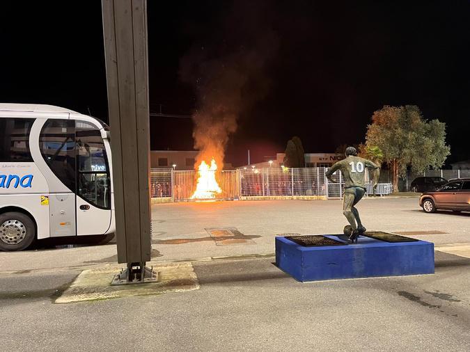Colère des supporters du SC Bastia après la défaite face à Laval Colère des supporters du SC Bastia après la défaite face à Laval