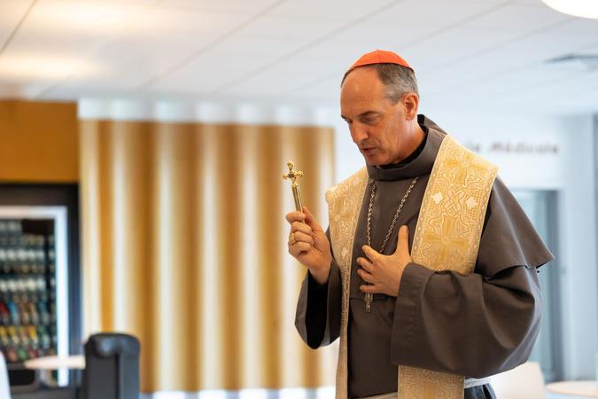 Ajaccio - Le Cardinal Bustillo a béni l'Hôpital Privé Sud Corse