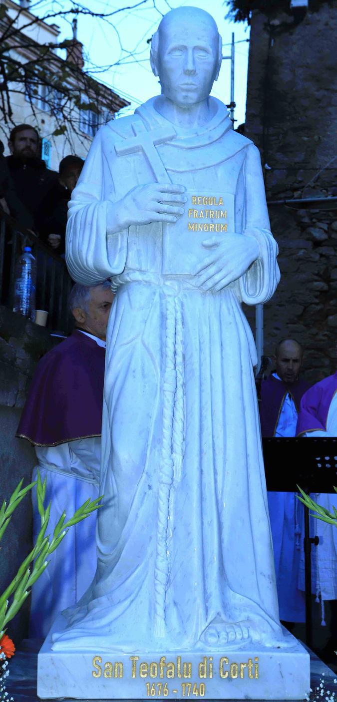 Corte - La statue de San Teofalu inaugurée par le Cardinal Bustillo Corte - La statue de San Teofalu inaugurée par le Cardinal Bustillo