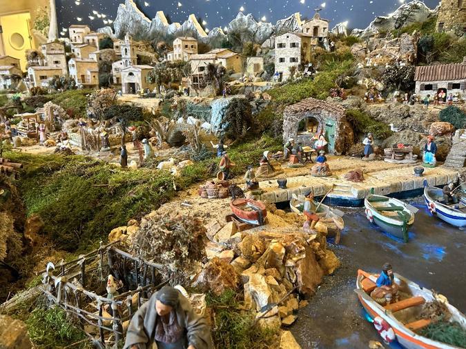 Ajaccio : La crèche a fait son retour dans le hall de l'hôtel de Ville