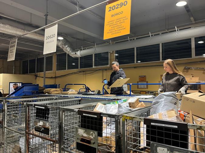 Noël - 550 000 colis seront distribués par La Poste en Corse Noël - 550 000 colis seront distribués par La Poste en Corse