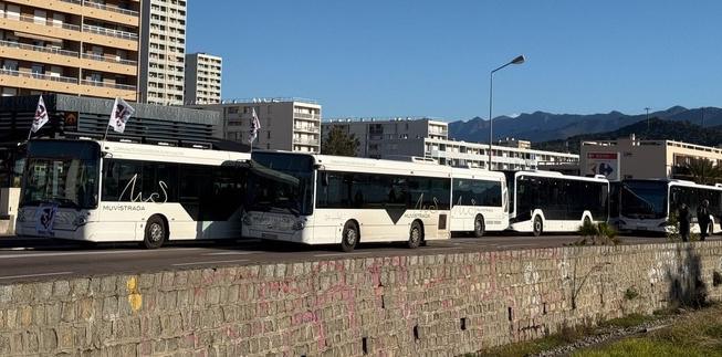 Conflit des bus à Ajaccio : les syndicats vent debout après le communiqué de la CAPA Conflit des bus à Ajaccio : les syndicats vent debout après le communiqué de la CAPA